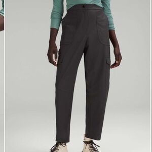 Lululemon Light Utilitech Cargo Pocket High-rise Pant women’s size 24 or 2
